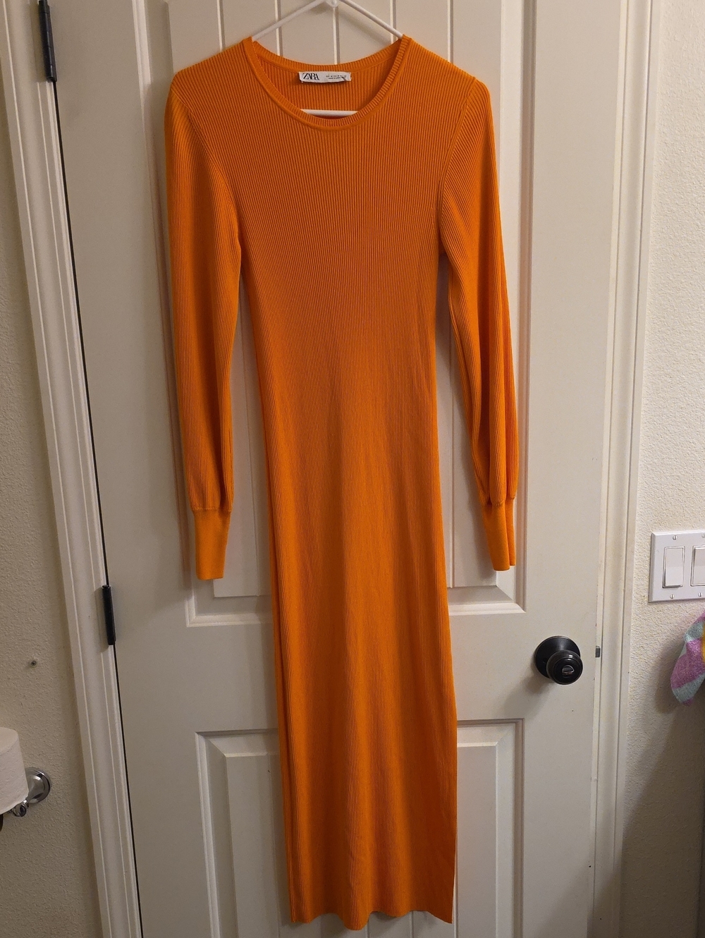 🍁 Perfect for Fall! 🍁 Zara Orange Ribbed Long Sleeve Maxi - Medium